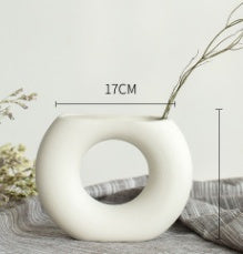 Minimalistische Keramikvase 🤍 – Handgefertigtes Design für stilvolle Wohnräume