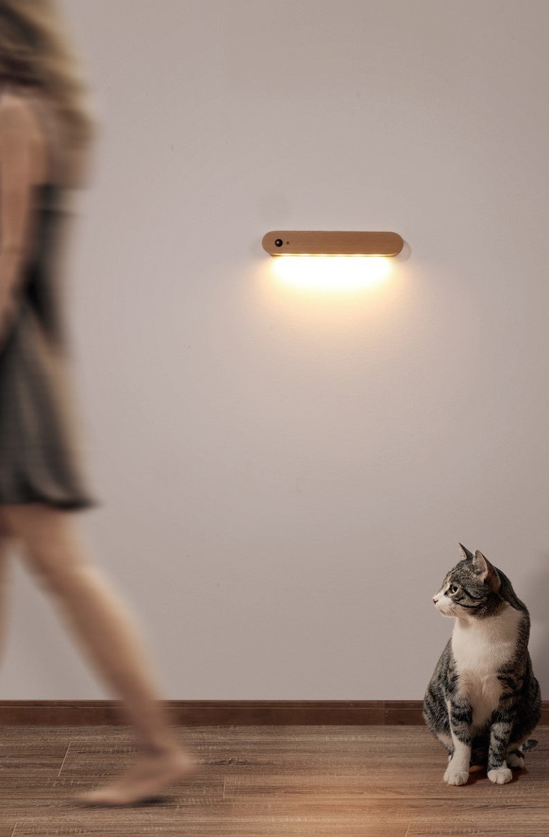 Minimalistisches LED-Sensor-Nachtlicht 🌙 – Holzdesign mit Bewegungssensor & USB