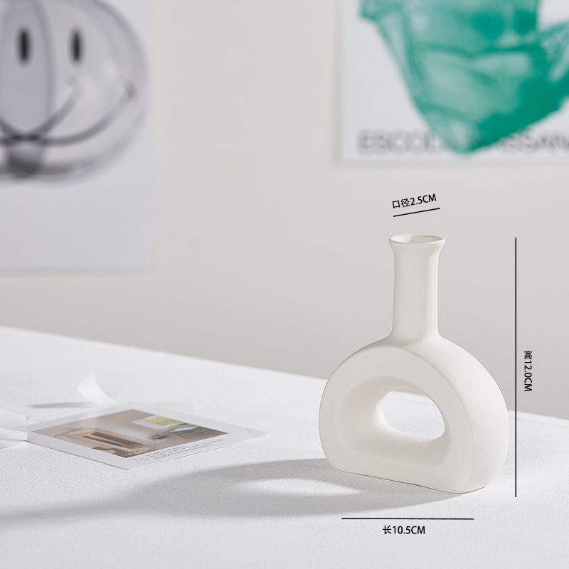 Minimalistische Keramikvase 🤍 – Handgefertigtes Design für stilvolle Wohnräume